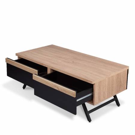 Fekete fiók faerezetes mintával.